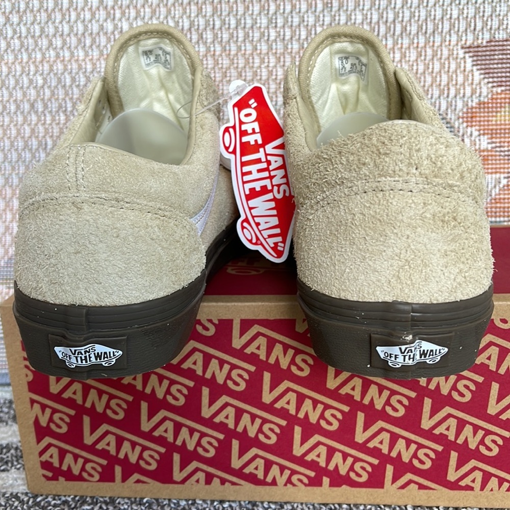 Vans Men’s Old Skool
Hairy Suede Khaki
VN0005UAKHK
Sneakers - Picture 14 of 16